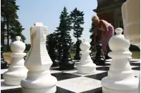 Figure in plastica per scacchi da esterno/giardino (altezza del re 64 cm)